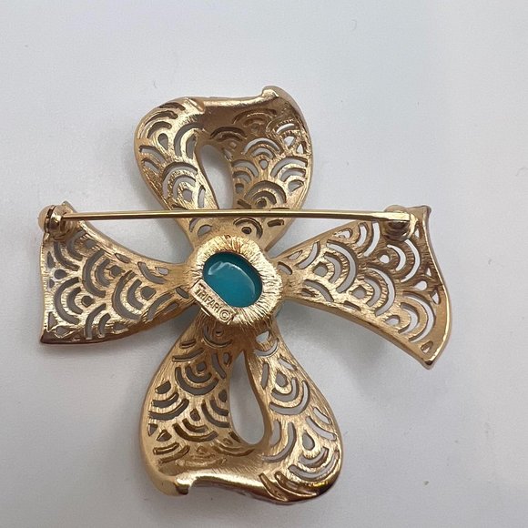 Crown Trifari  Brooch and CLIP Earrings White Art Deco Filigree Blue Stone - Picture 4 of 8